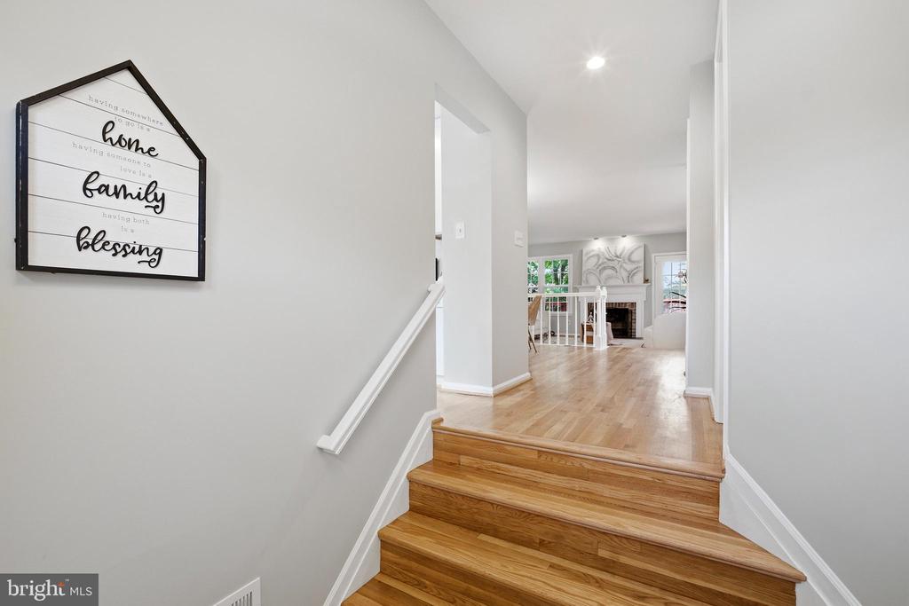 6028 LOGANWOOD DRIVE