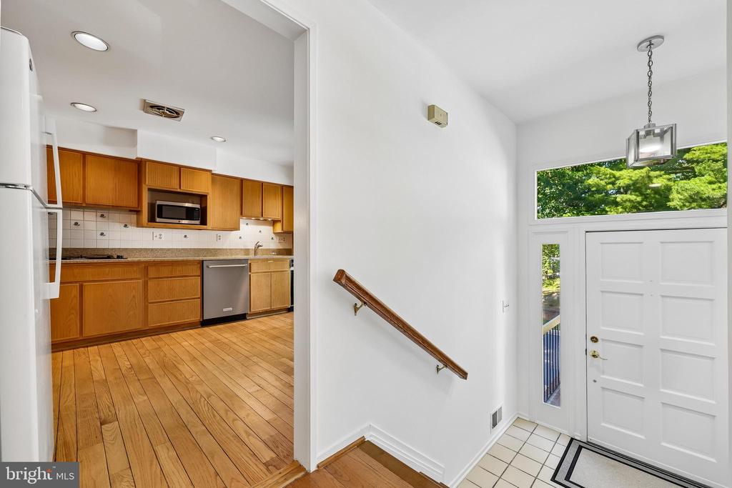 5904 VALERIAN LANE