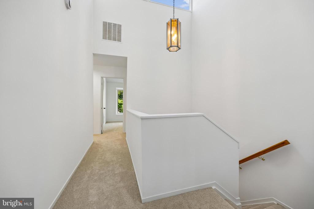 5904 VALERIAN LANE