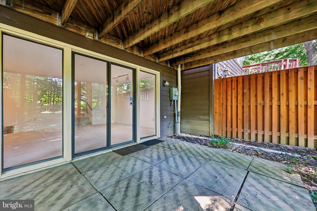 5904 VALERIAN LANE