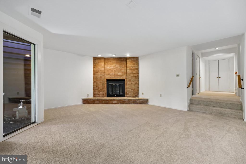 5904 VALERIAN LANE
