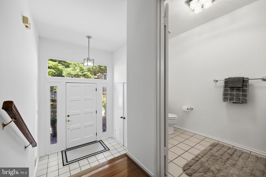 5904 VALERIAN LANE