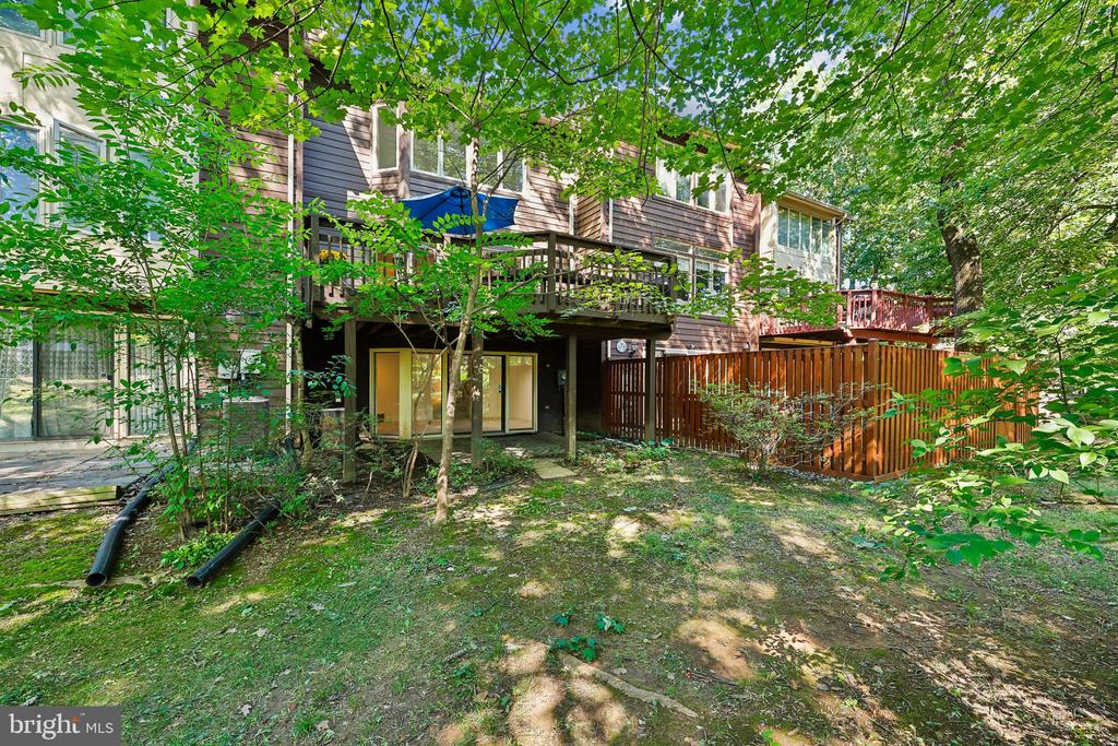 5904 VALERIAN LANE