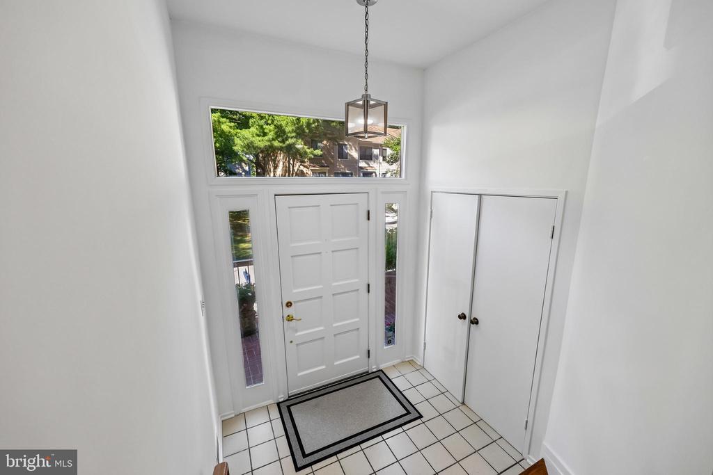 5904 VALERIAN LANE
