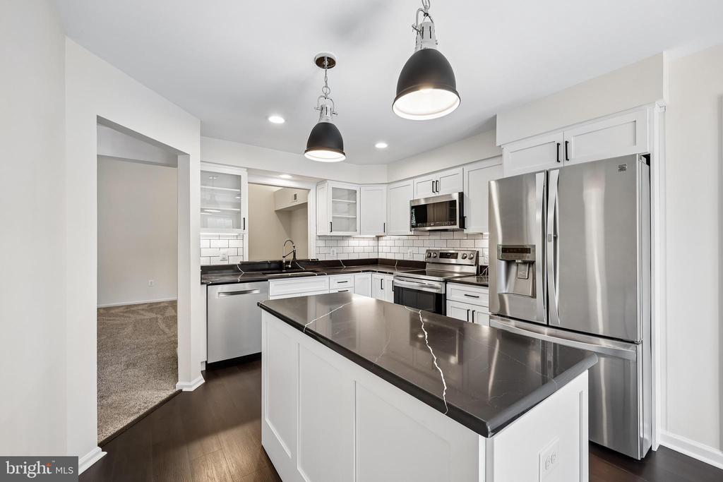 5823 LINDEN SQUARE COURT 52