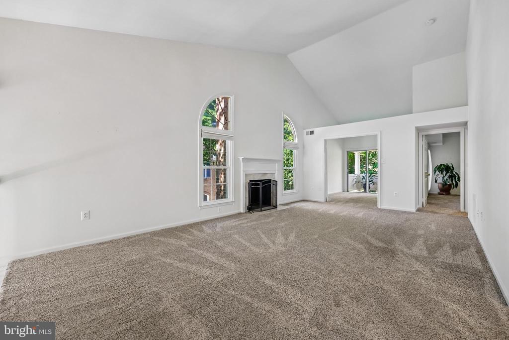 5823 LINDEN SQUARE COURT 52