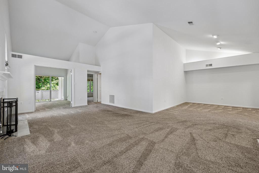 5823 LINDEN SQUARE COURT 52