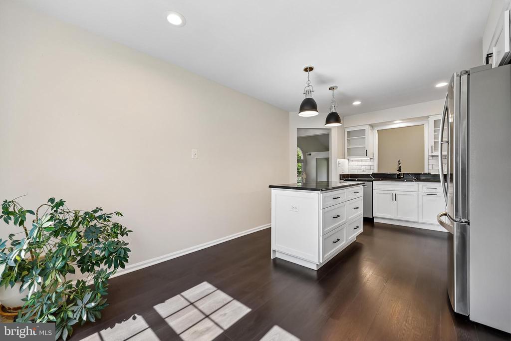 5823 LINDEN SQUARE COURT 52