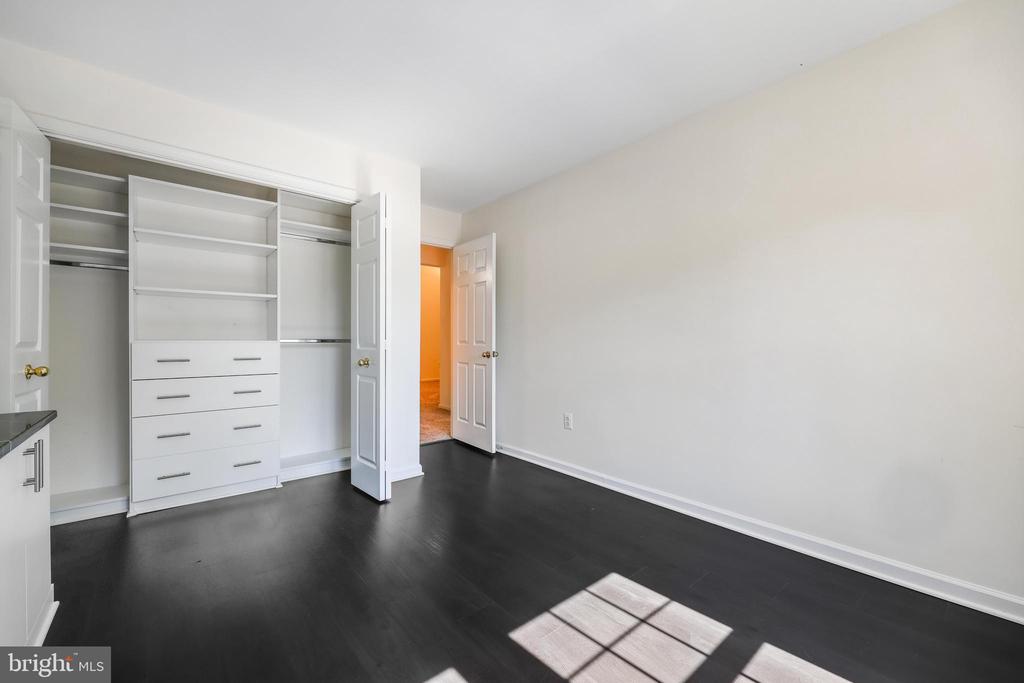 5823 LINDEN SQUARE COURT 52