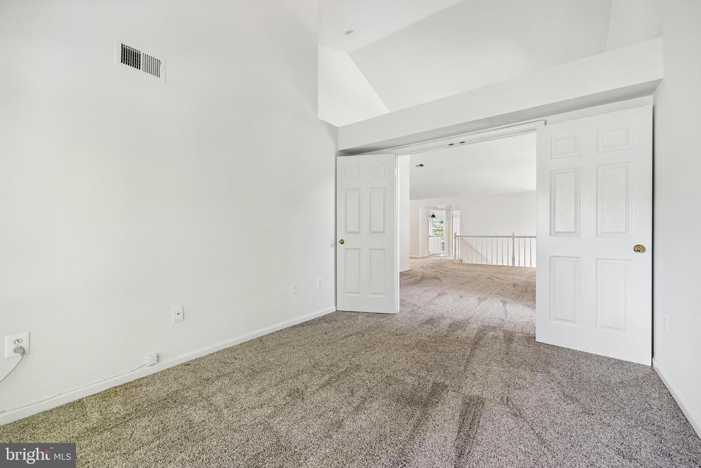 5823 LINDEN SQUARE COURT 52