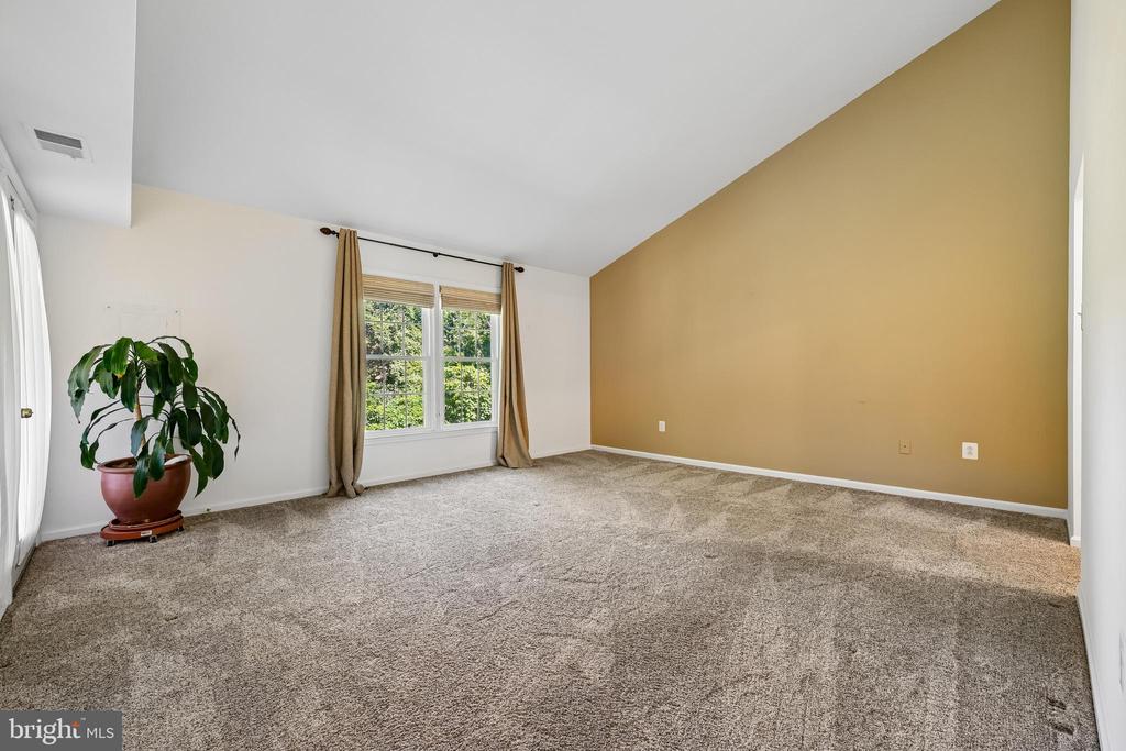 5823 LINDEN SQUARE COURT 52