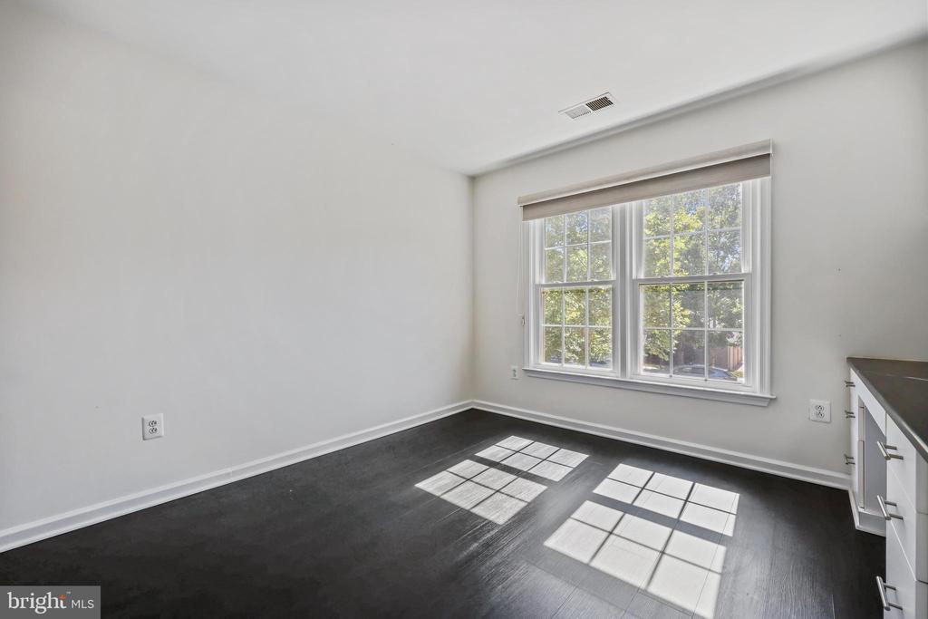 5823 LINDEN SQUARE COURT 52