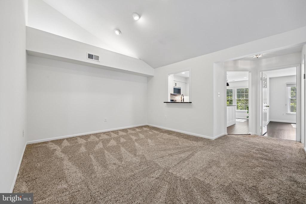 5823 LINDEN SQUARE COURT 52