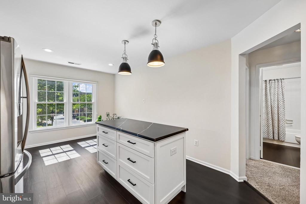 5823 LINDEN SQUARE COURT 52