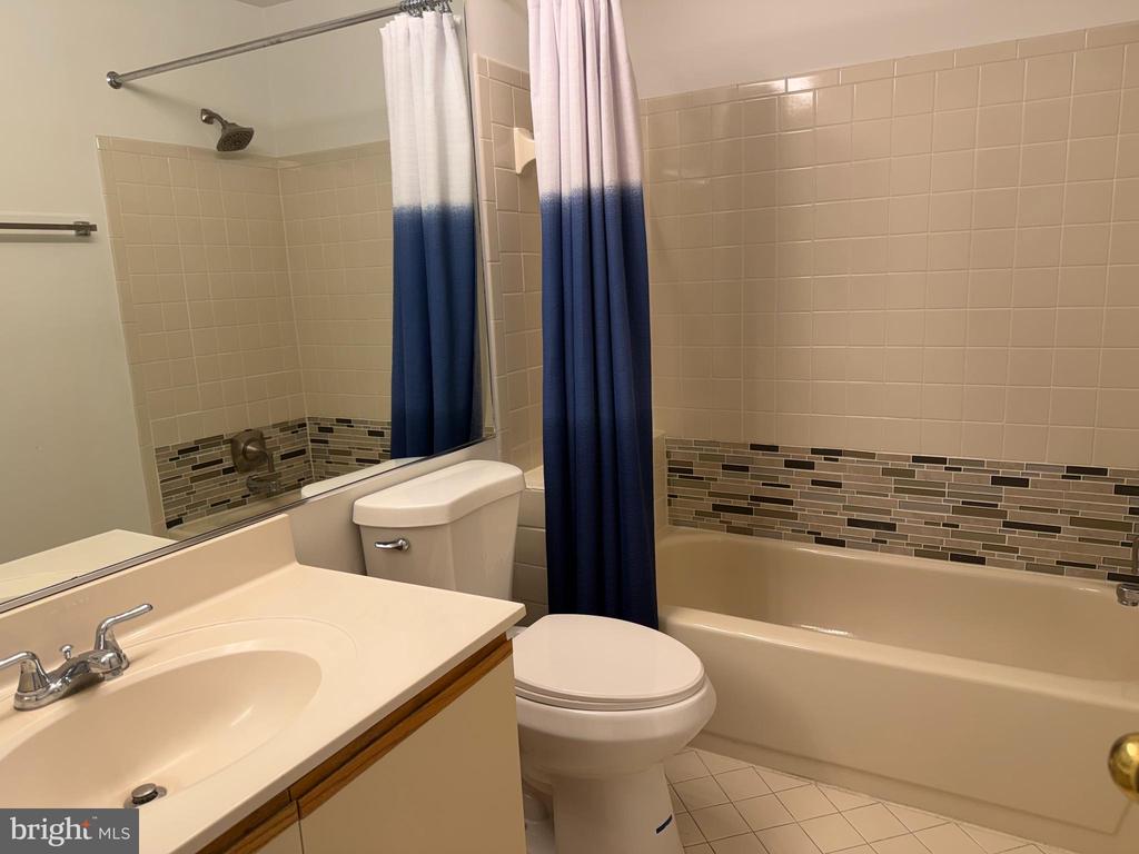 5911 BARBADOS PLACE Unit: 202