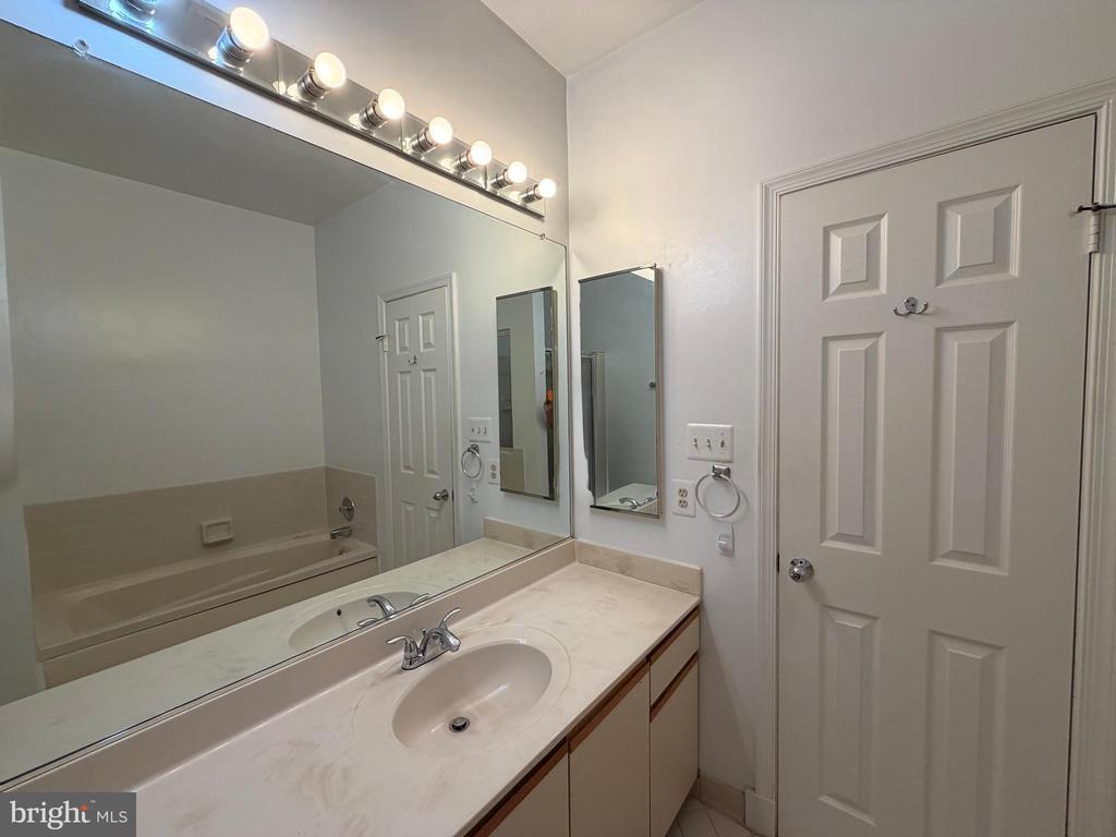 5911 BARBADOS PLACE Unit: 202
