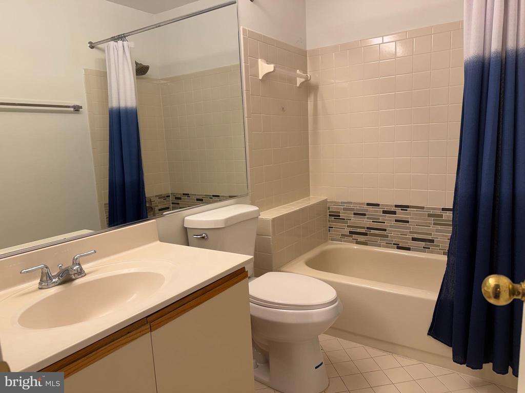 5911 BARBADOS PLACE Unit: 202