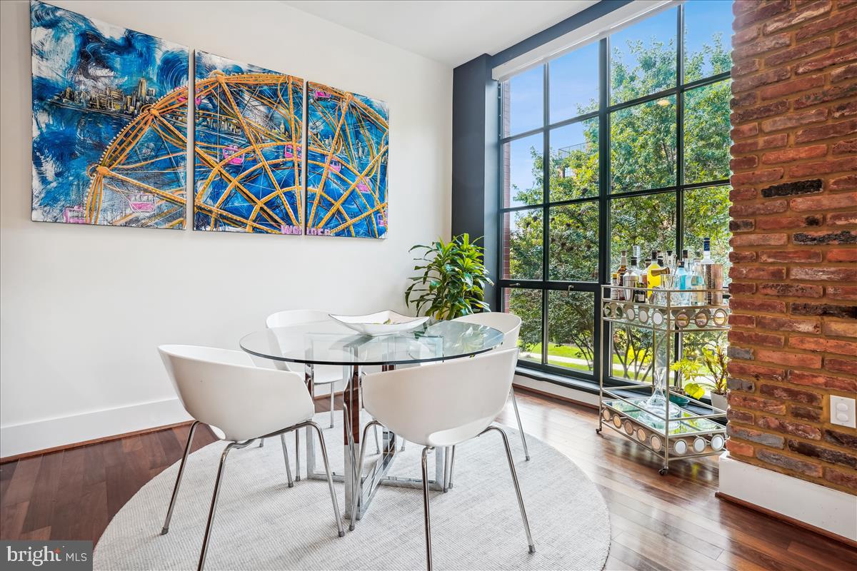 1615 N Queen St #M301