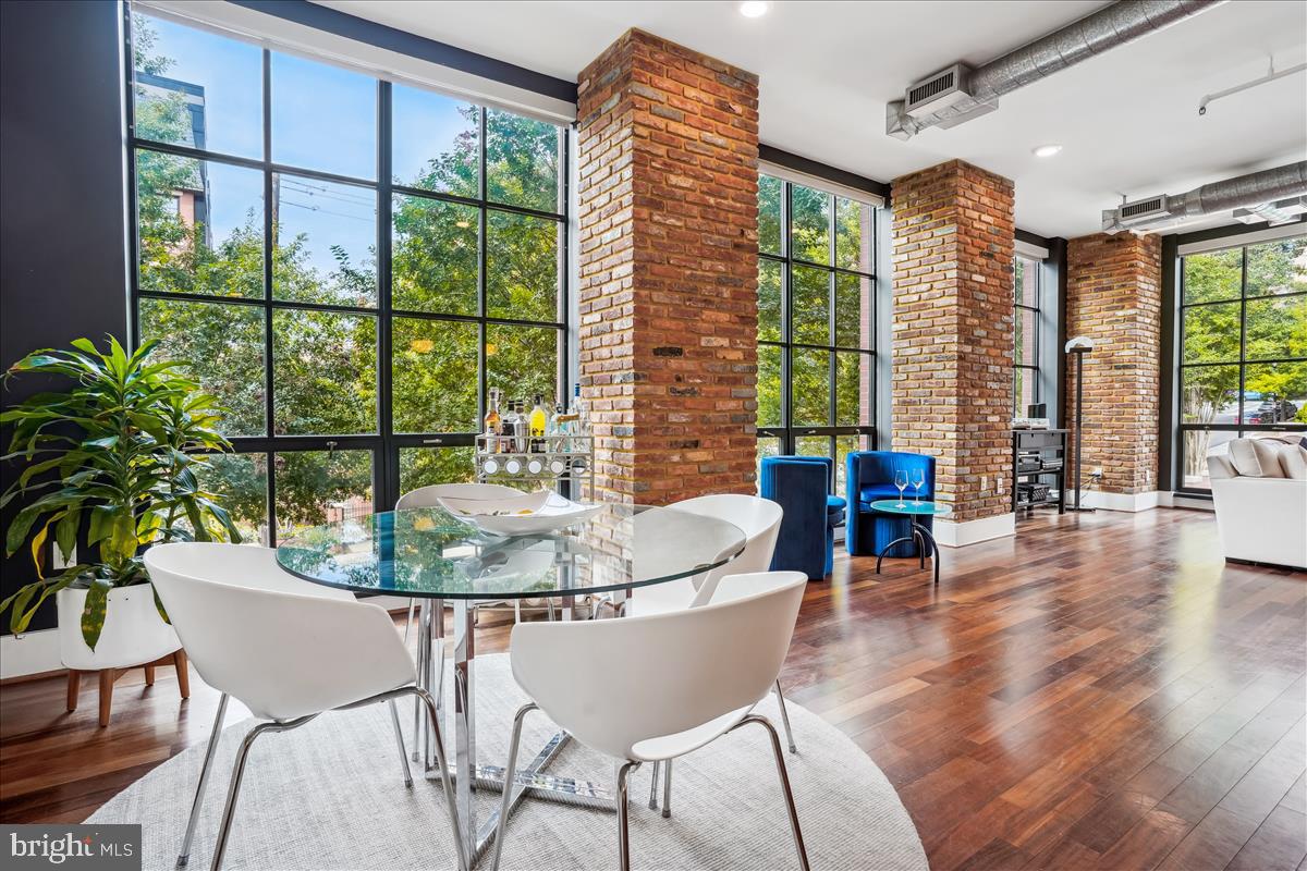 1615 N Queen St #M301