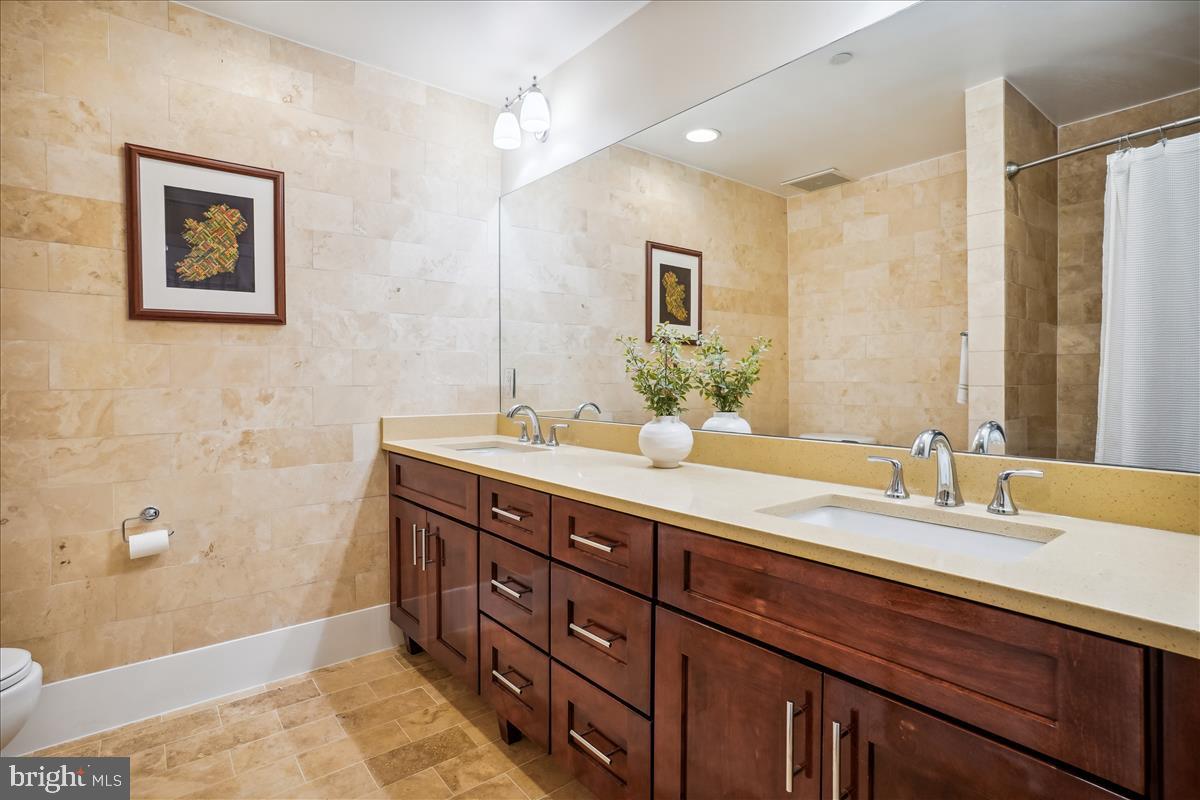 1615 N Queen St #M301