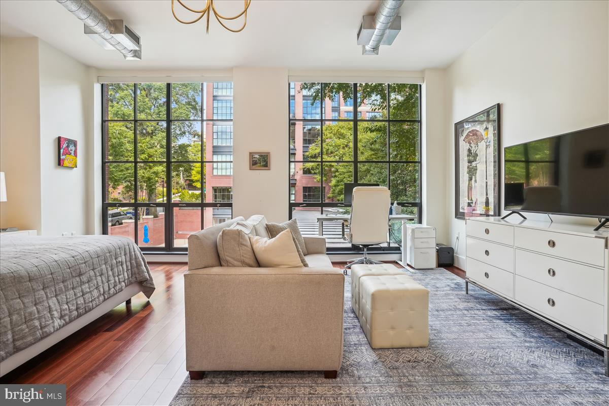 1615 N Queen St #M301