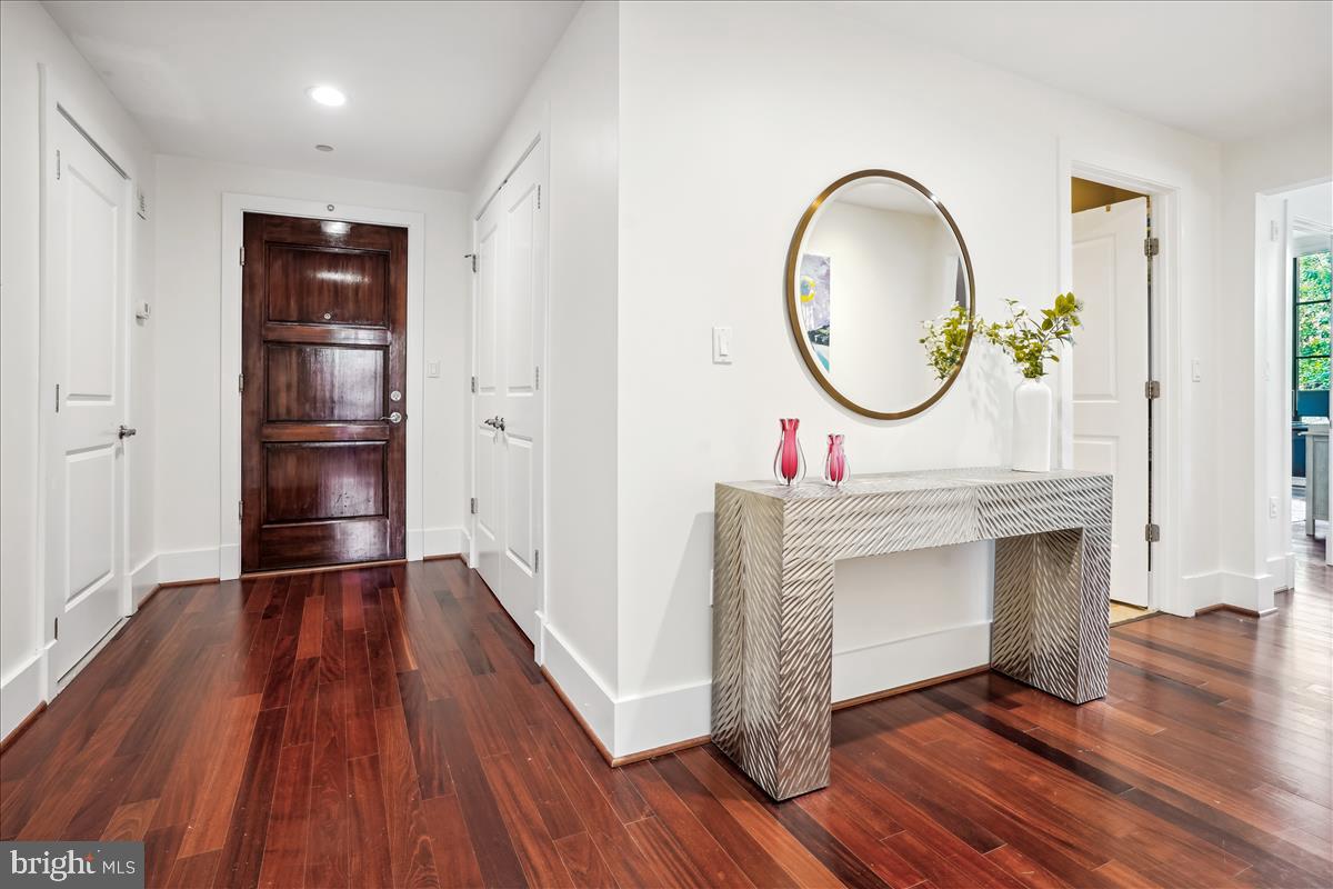 1615 N Queen St #M301