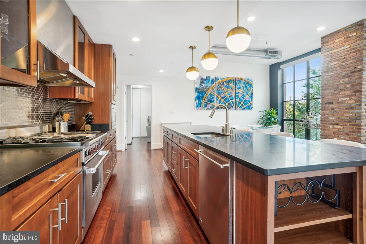 1615 N Queen St #M301