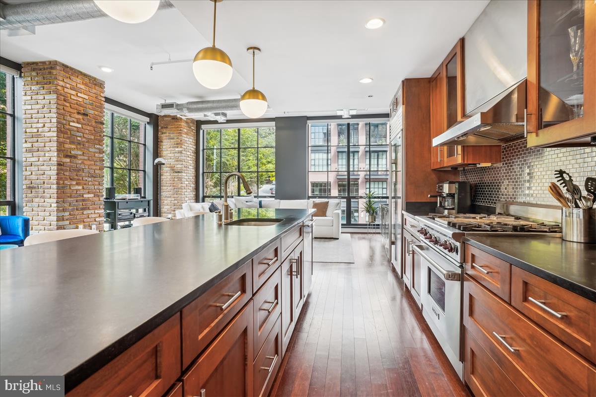 1615 N Queen St #M301