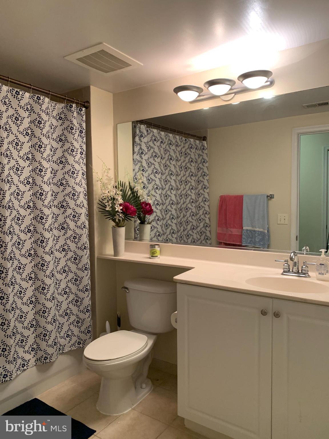 851 N GLEBE ROAD 810