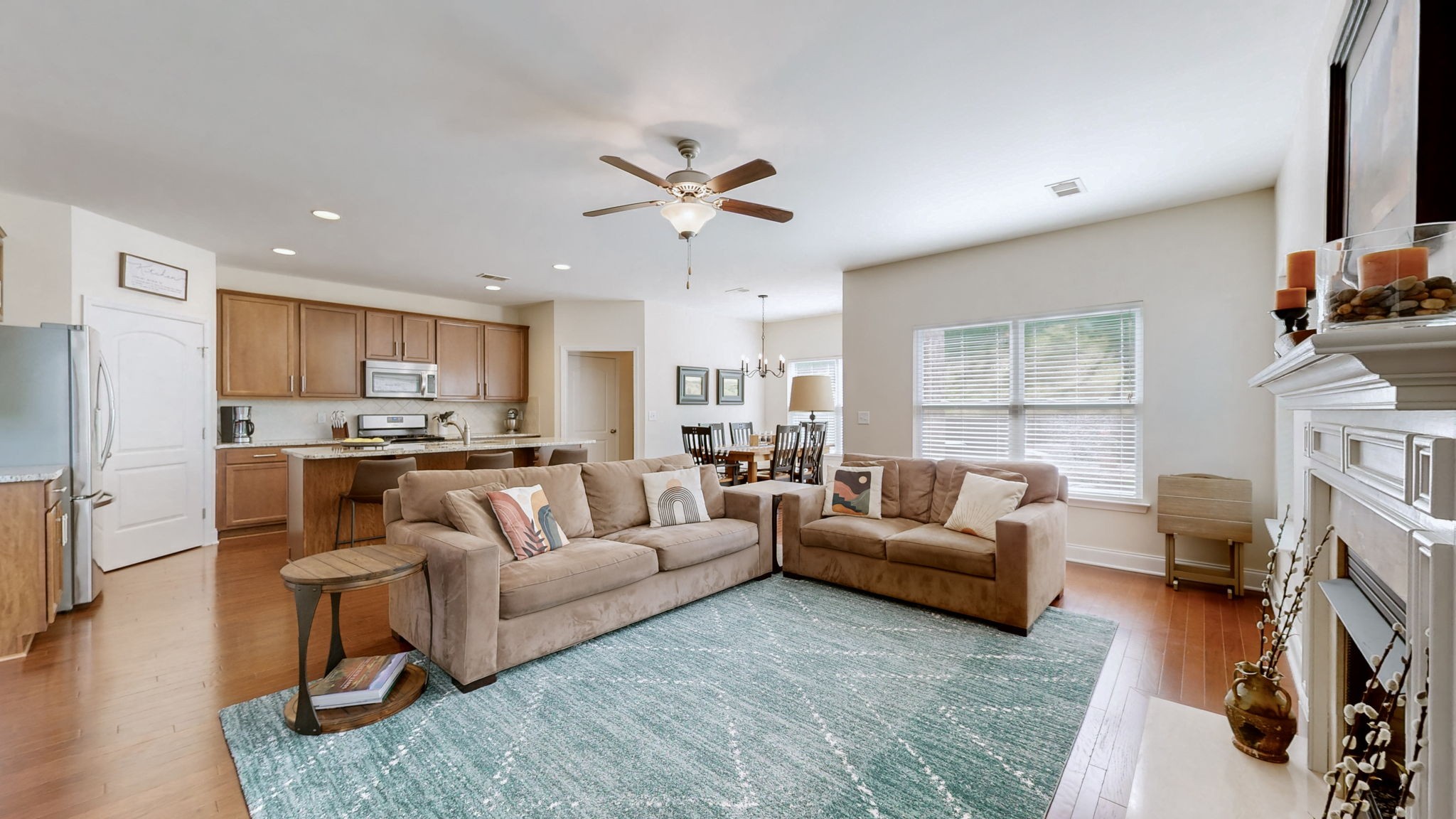 356 Irvine Ln