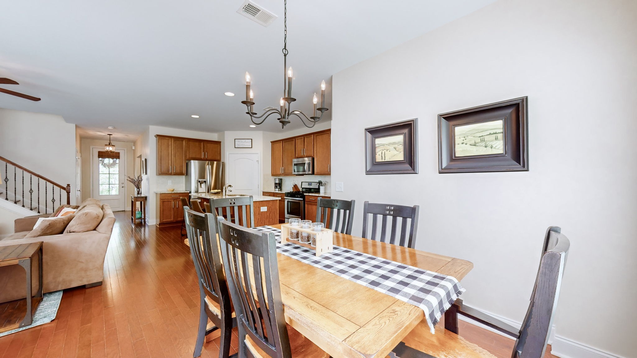 356 Irvine Ln
