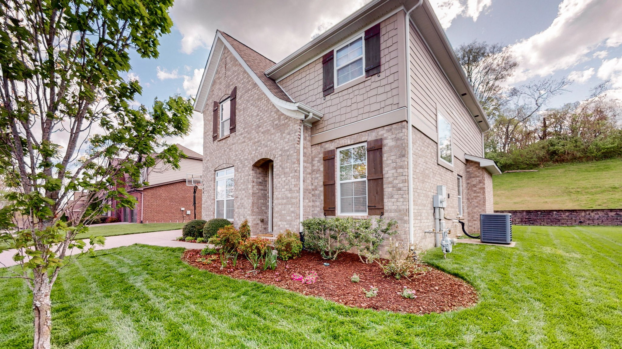 356 Irvine Ln
