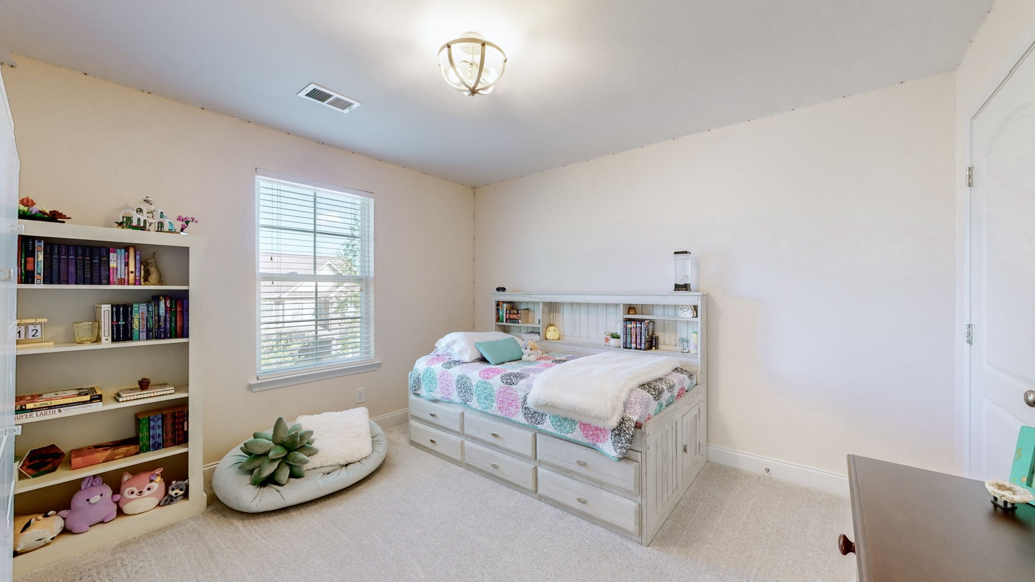 356 Irvine Ln