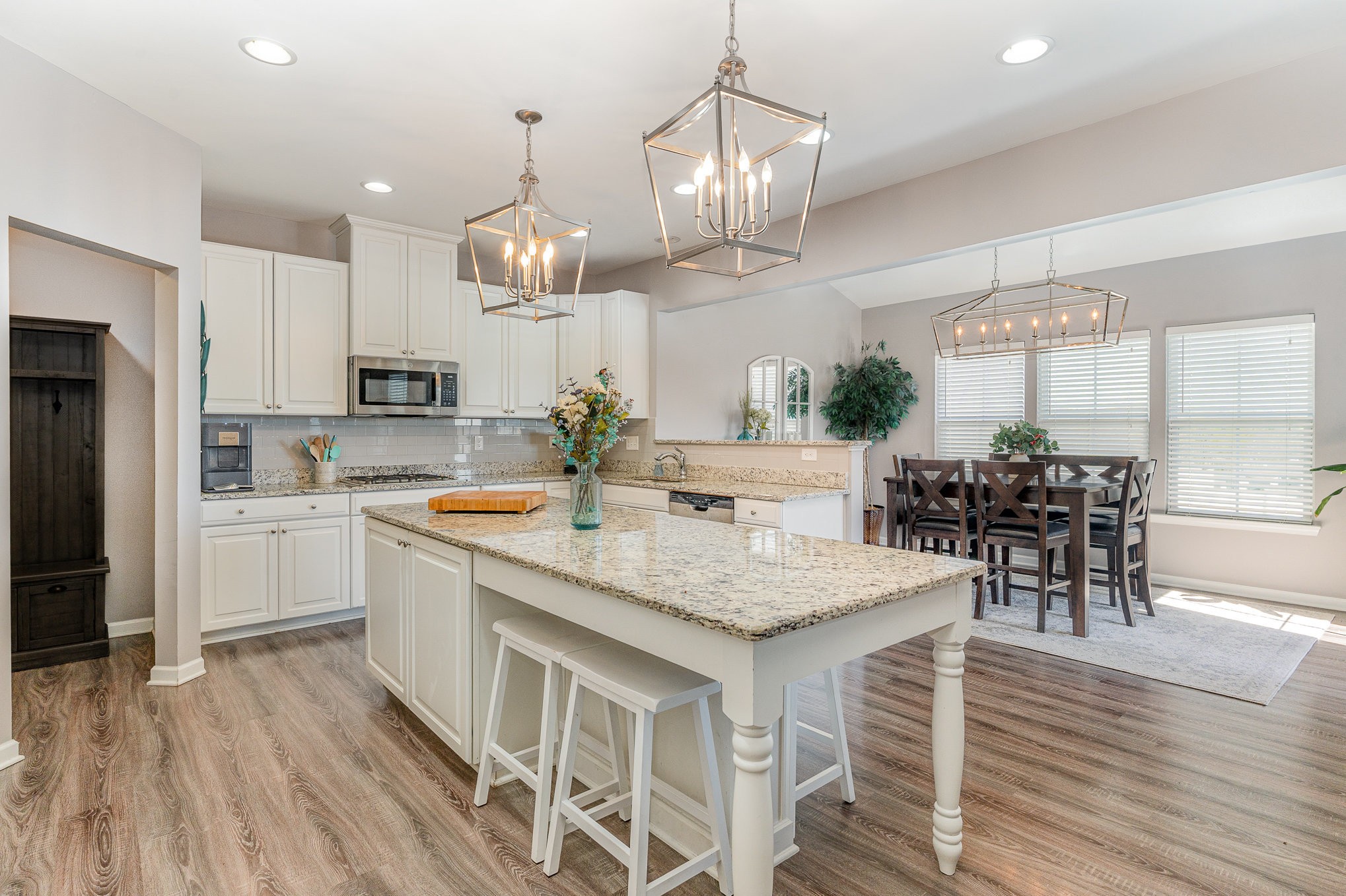 904 Fairdale Ct