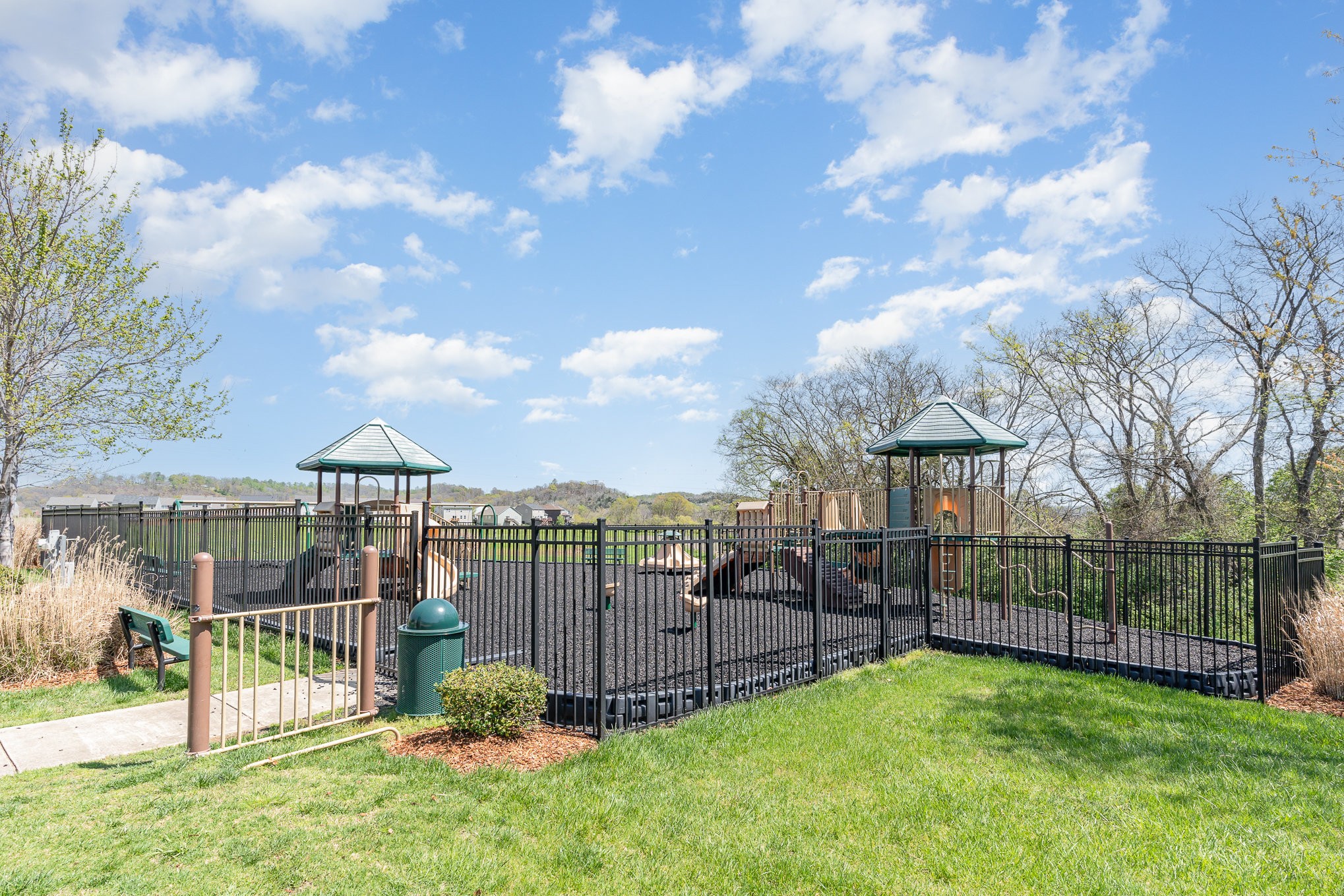 904 Fairdale Ct