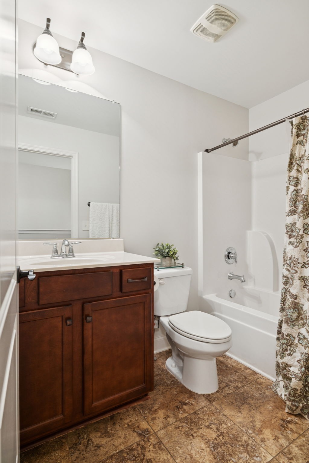 2339 Redwood Trl