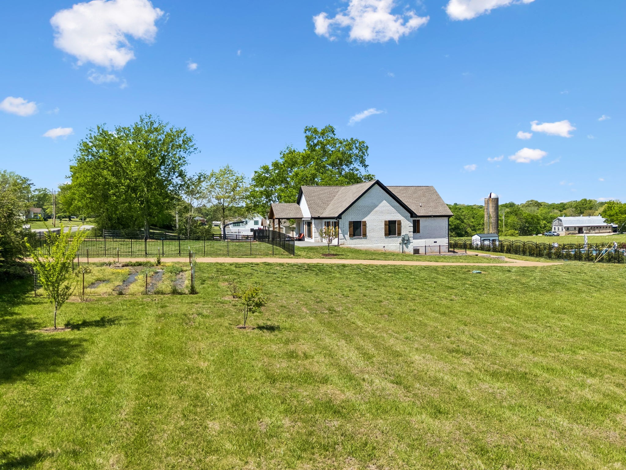 2104 Williamsport Pike