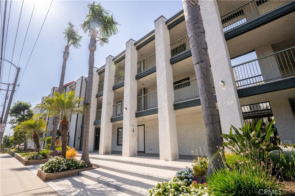 1903 Temple Avenue 228