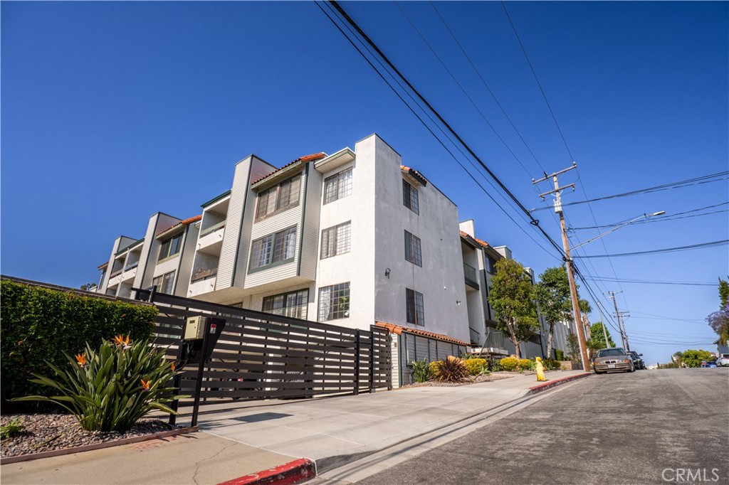 1903 Temple Avenue 228