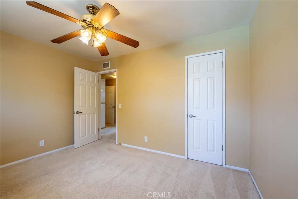 1534 W Edithia