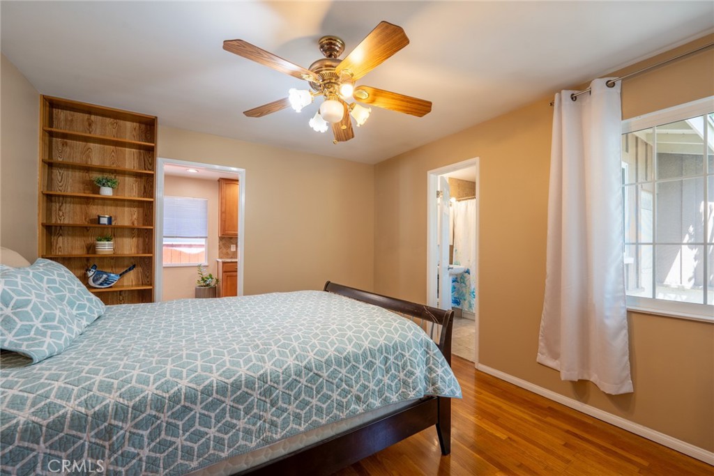 1534 W Edithia