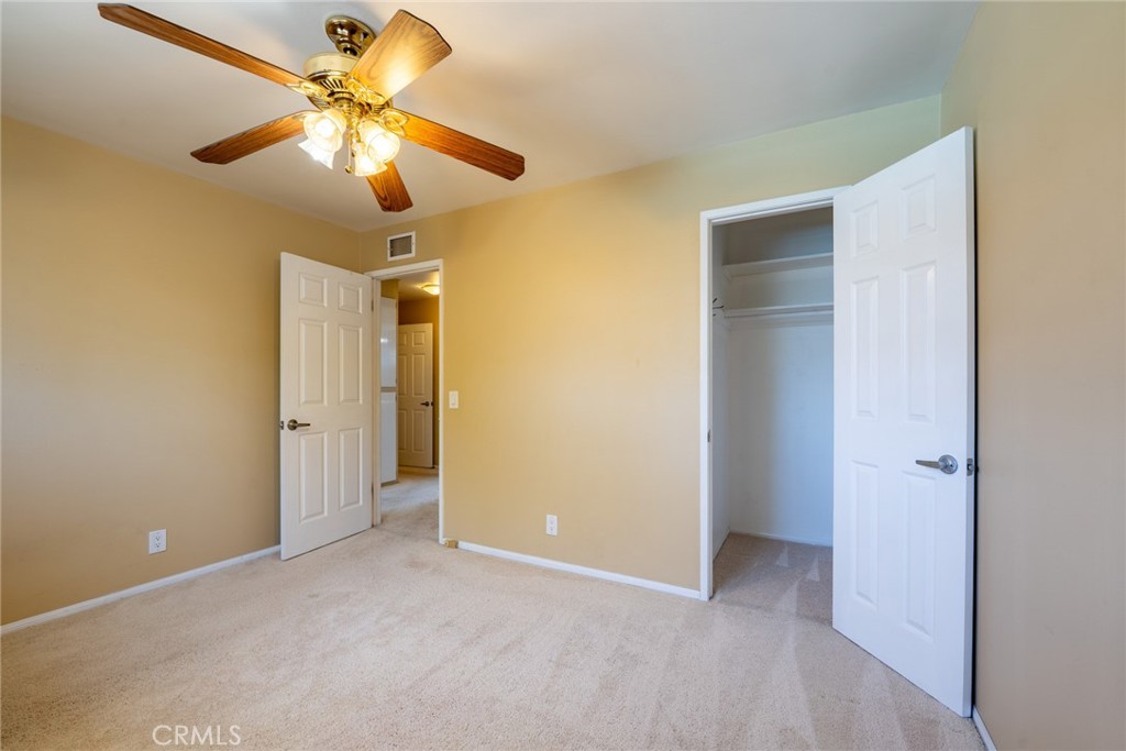1534 W Edithia