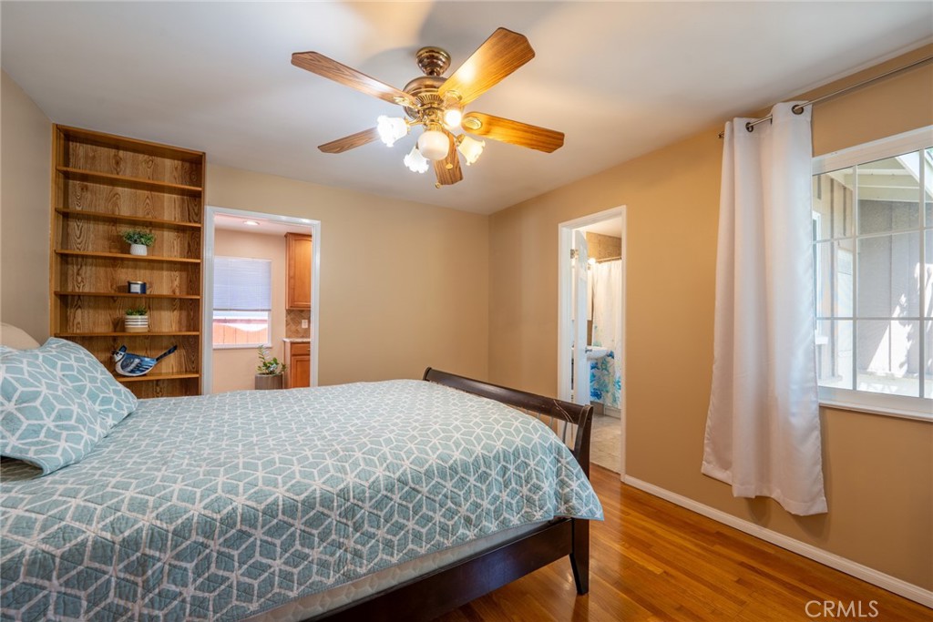 1534 W Edithia