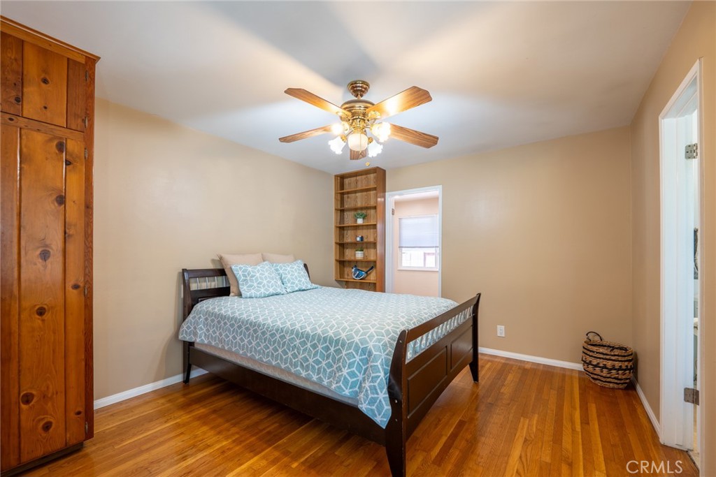 1534 W Edithia