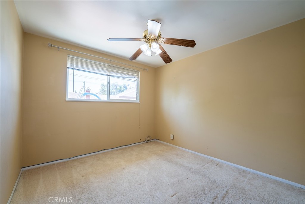 1534 W Edithia