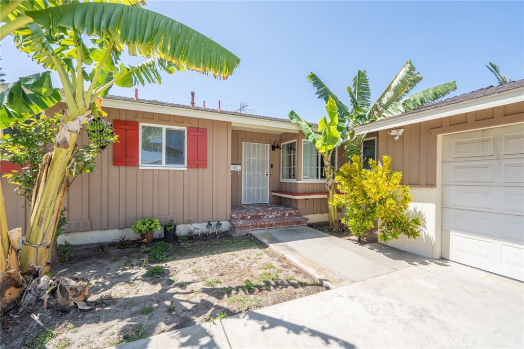 1534 W Edithia