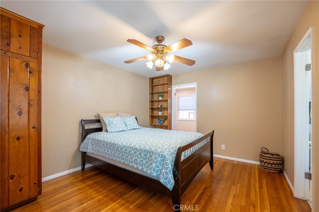 1534 W Edithia