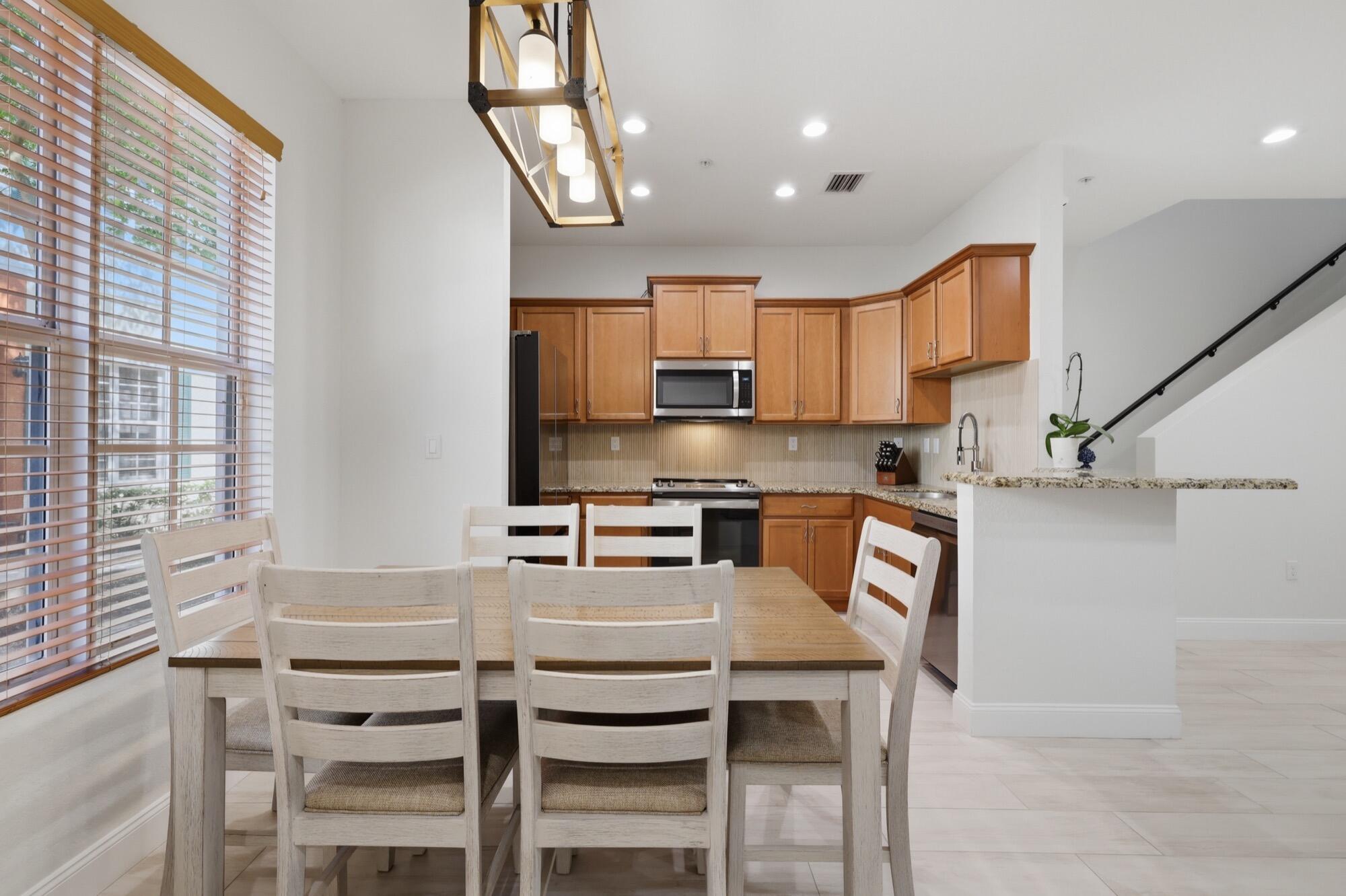615 SW 2nd Terrace