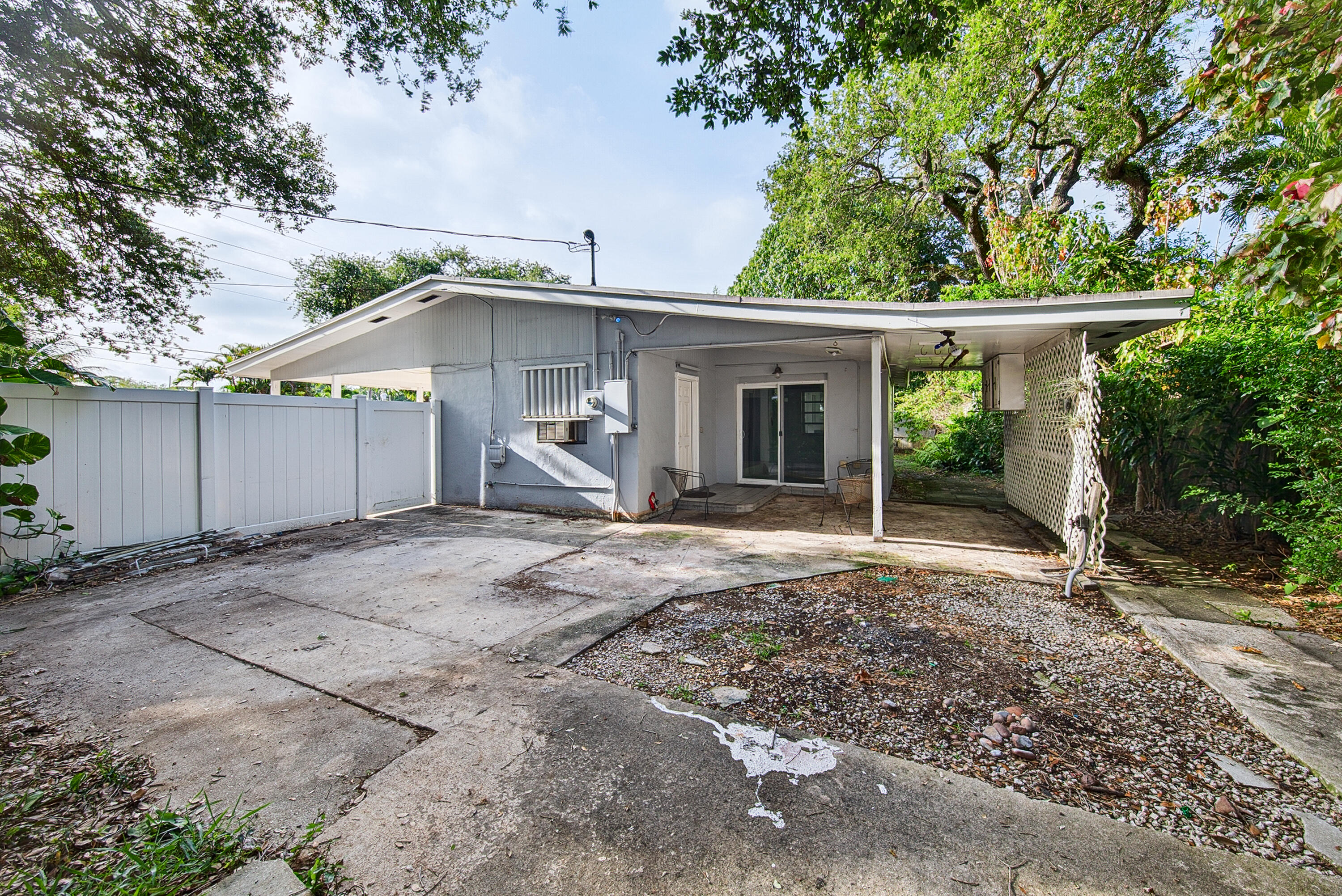 1425 SW 19th Avenue