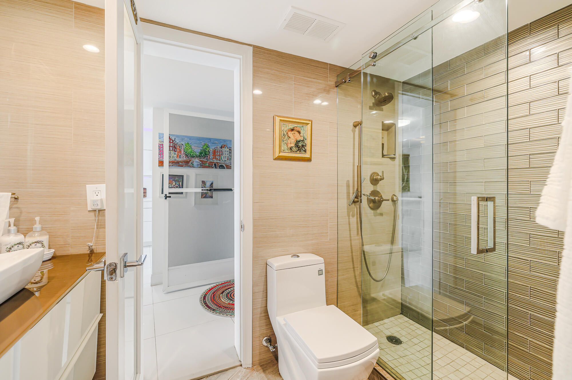1523 E Hillsboro Boulevard 634